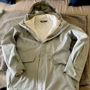 3 in one North Face ski jacket. Outer shell very light grey inner jacket white.